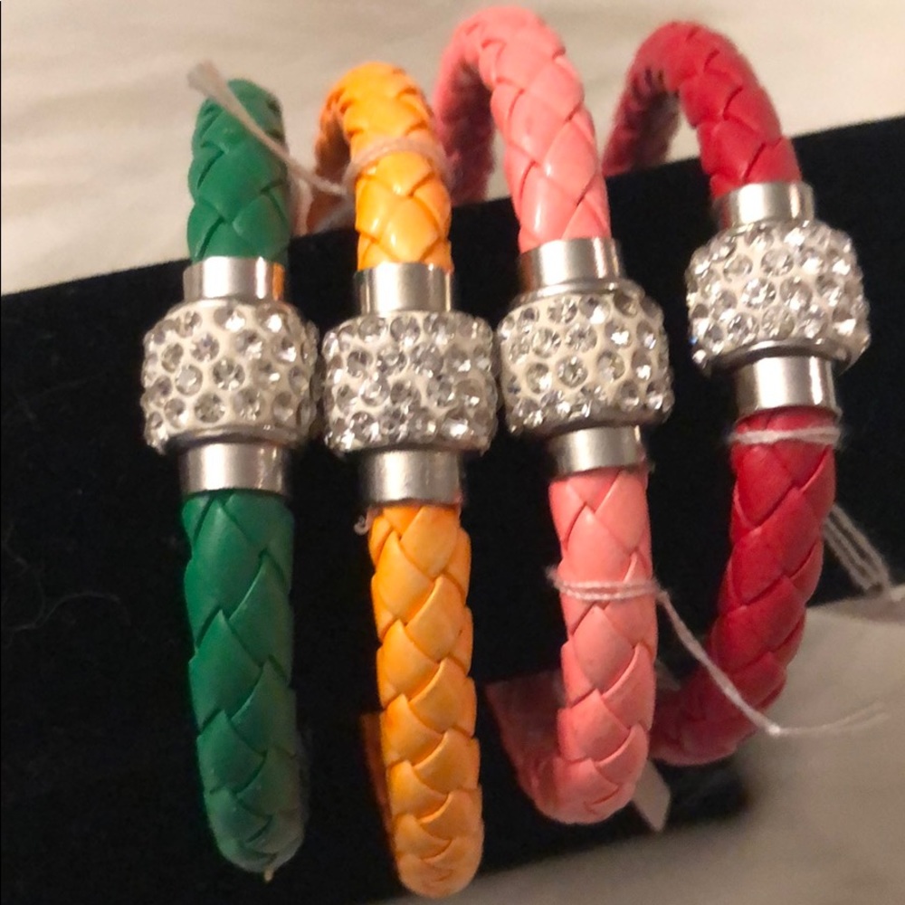 Magnetic clasp rhinestone fashion bracelet